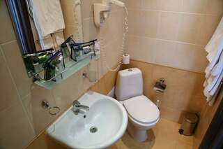 Гостиница Охотник Москва Улучшенный двухместный номер с 1 кроватью-3